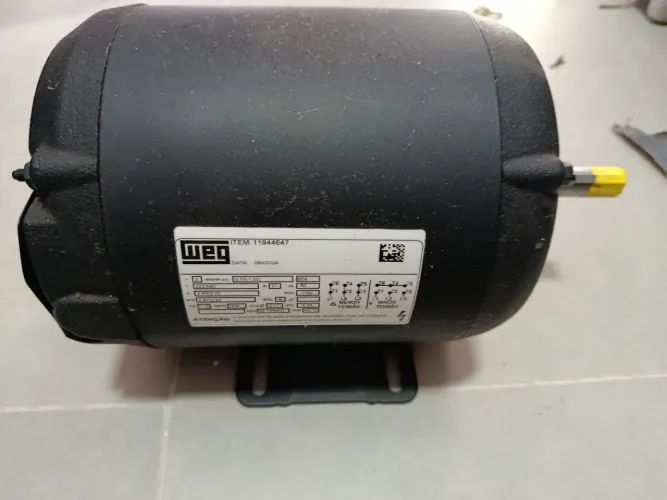 Motor elétrico 1HP Trifásico Weg Novo sem uso 