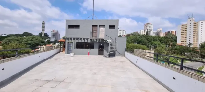 Prédio comercial exclusivo no Alto da Lapa, São Paulo-SP: 942m², 2 banheiros - Venda ou Lo