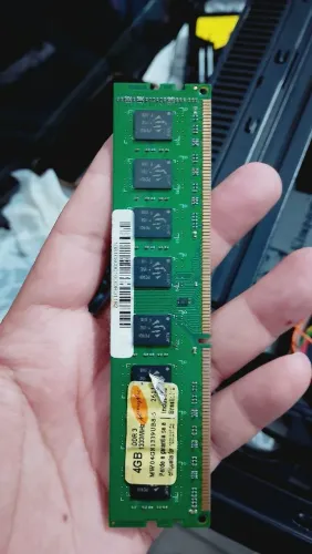 Kit 8GB de memória Ram (2 de 4GB) em ótimo estado, funcionando perfeitamente.