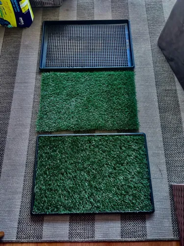 Sanitário p cão com bandeja, grama sintética e grade 70x50
