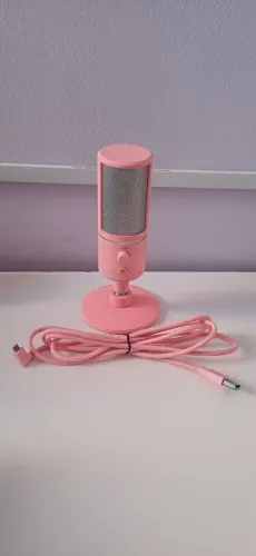 Microfone Razer Seiren X (acompanha braço articulado e pop filter)
