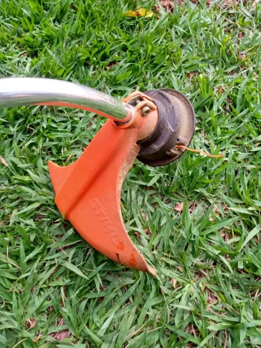Roçadeira Stihl FS38 a combustão seminova