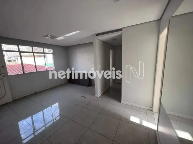 70 m²; de área otimizada, Apartamento à Venda no Ermelinda com 3 Quartos.