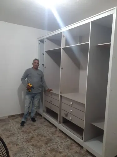 Montagem e desmontagem de Móveis