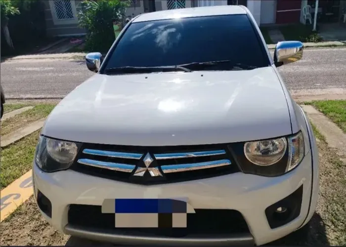 Mitsubishi L200 Triton HLS 2.4 Flex 16V CD Mec. 2016