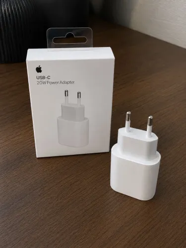 Fonte Carregador Apple 20W USB-C 