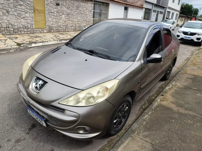 Peugeot 207 Sed. Passion XR Sport 1.4 Flex 8V 4P 2013