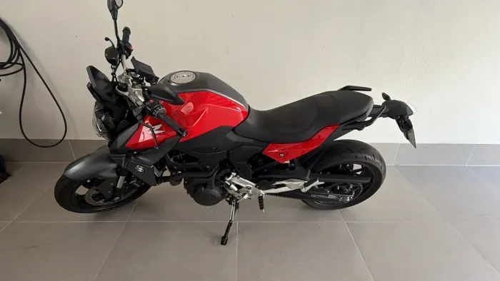BMW F900 R plus