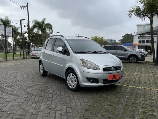 Fiat Idea Essence 1.6 Flex 16V 5P 2013