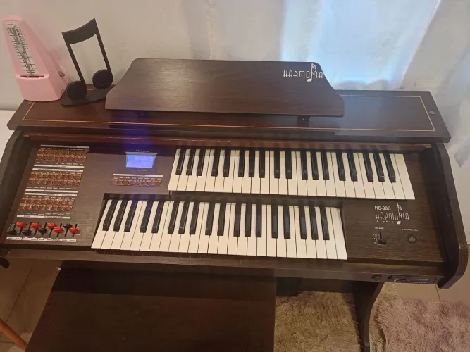 Vendo órgão eletrônico Harmonia hs90D