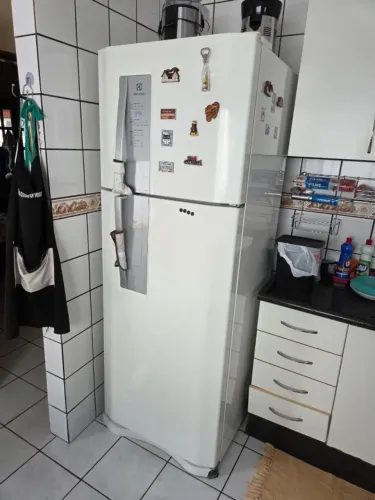 Geladeira Eletrolux DF52 FROST FREE 459L 127V (Para entregar dia 17/07/26 motivo: mudança)