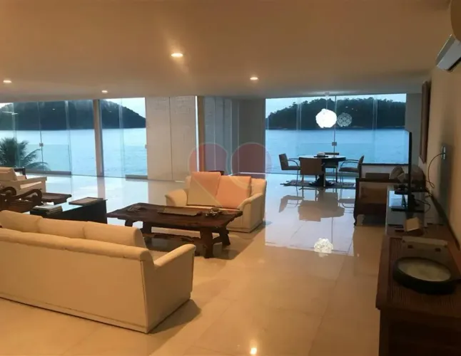 LINDA CASA CONDOMINIO PRAIA ALTA EM MANGARATIBA