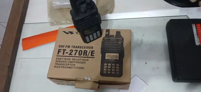 Radio VHF Yaesu FT 270