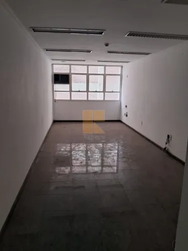 Sala comercial em edifício com portaria 24 hs no centro do Bom Retiro