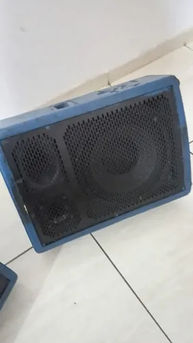 Vendo um par de caixas de som passiva Leacs Fit 320