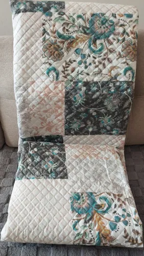 2 Colchas de solteiro, novas, medindo 2,30 x 1,30 m