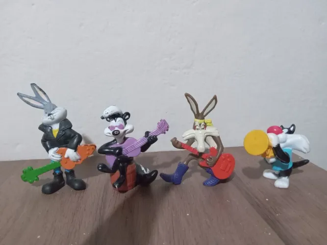 Bonecos looney tunes Rock