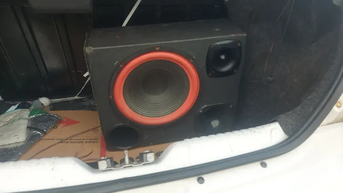 Caixa trio automotiva