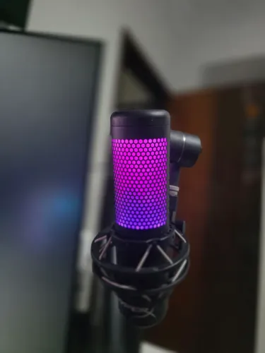 Microfone Hyperx Quadcast S em perfeito funcionamento