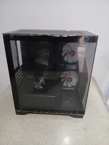 Gabinete gamer stilo torre