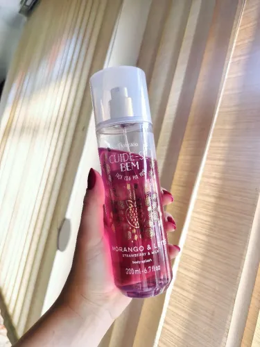 Versão Descontinuada Cuide-se Bem Morango e Leite 200ml - O Boticário