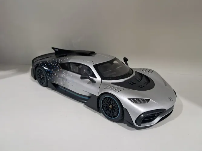 Miniatura  Mercedes Amg Performance 1:18