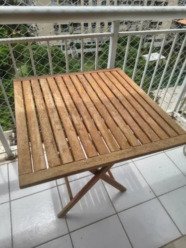 Mesa de madeira área externa com 4 cadeiras