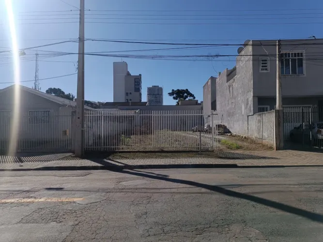 Terreno para alugar - R$ 1.800,00 liq / mês + taxas  Novo Mundo - Curitiba/PR.