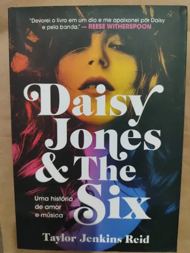 Daisy Jones and The Six Taylor Jenkins Reid