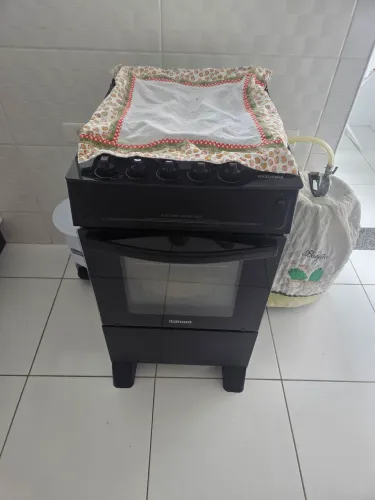 Vendo fogão semi novo