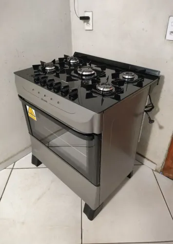 Fogão mesa de vidro 5 bocas praticamente novo e funcionando tudo perfeitamente