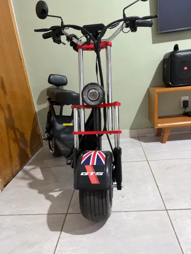 Scooter elétrica 1000w tá nova pouco tempo de uso R$5.300
