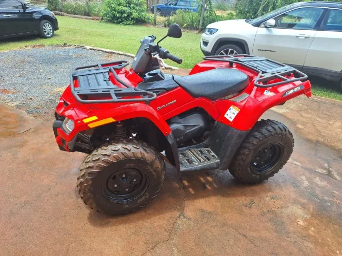 Quadriciclo Can Am 400