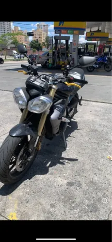 Triumph street triple 