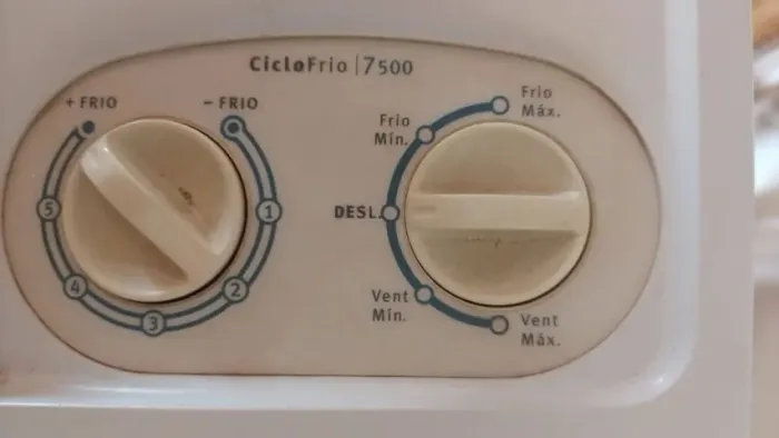 Ar-Condicionado de Janela Electrolux 7.500 BTUs - Funcionando Perfeitamente