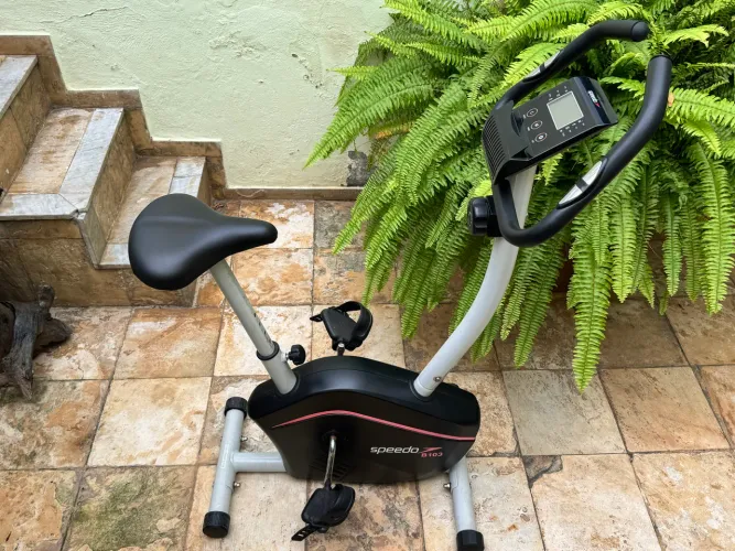 Bicicleta Ergométrica Speedo B103 Magnética (Silenciosa) - Ótimo Estado