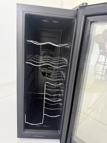 Adega Climatizada Philco 12 Garrafas - Seminova | Perfeito Estado