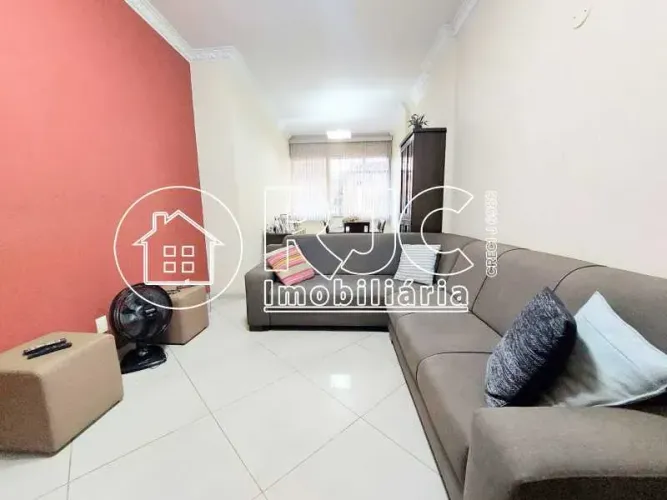 Rua Uruguai, (parte  nobre ),metrô, apartamento bastante amplo (90m2)
