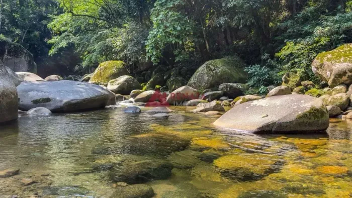Sítio à venda com 8.470 m² e 15 quartos em Barreira - Guapimirim - RJ