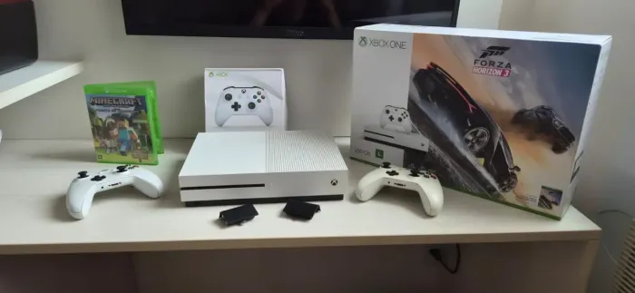 Xbox One S 