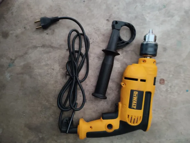 Furadeira e Makita
