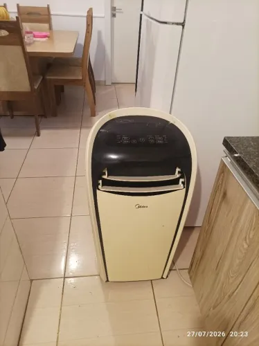 Ar-Condicionado Portátil Midea 10.500 BTUs 127V - usado 