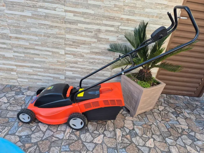 Maquina de cortar grama tramontina com recolhedor 