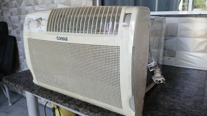 Ar-condicionado de Janela Consul 7.500 BTUs 127V - Funcionando