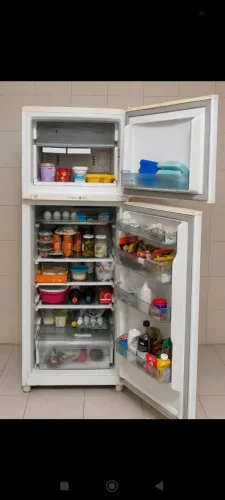 Vendo geladeira 