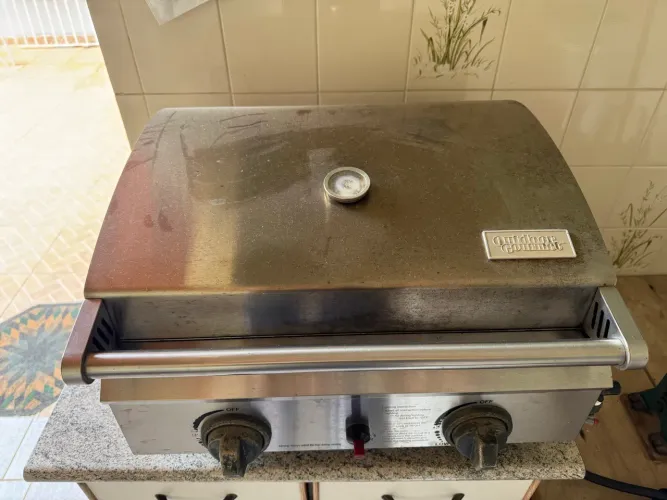 Churrasqueira a Gás Outdoor Gourmet em Inox - 2 Queimadores