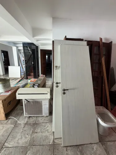 Porta Branca de Madeira de Ótima Qualidade com Fechadura