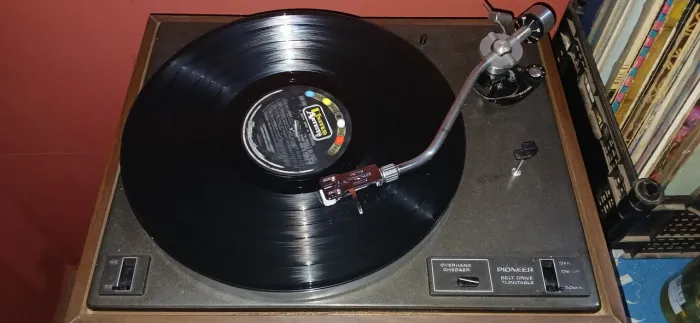 Toca discos pioneer PL 12D