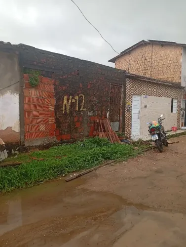 Vendo casa em ponto de lagem.
