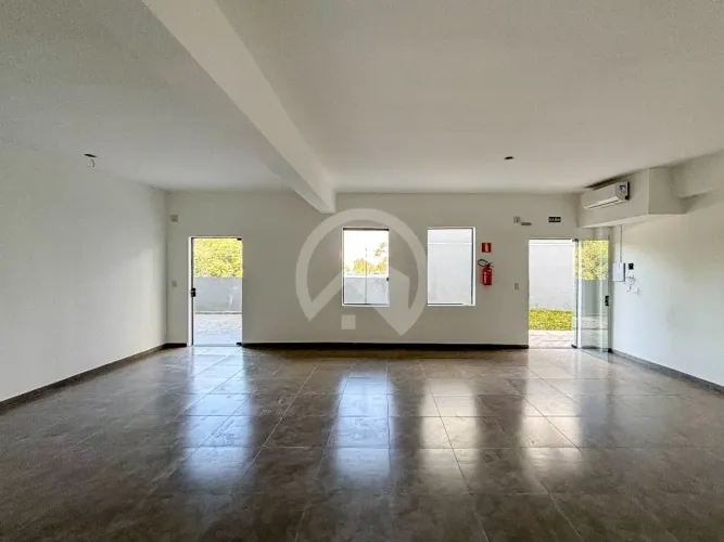 Oportunidade de Loja comercial no Bairro Novo Mundo em Curitiba